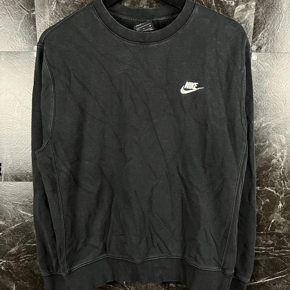 Nike Men's Black Fleece Sweatshirt Small